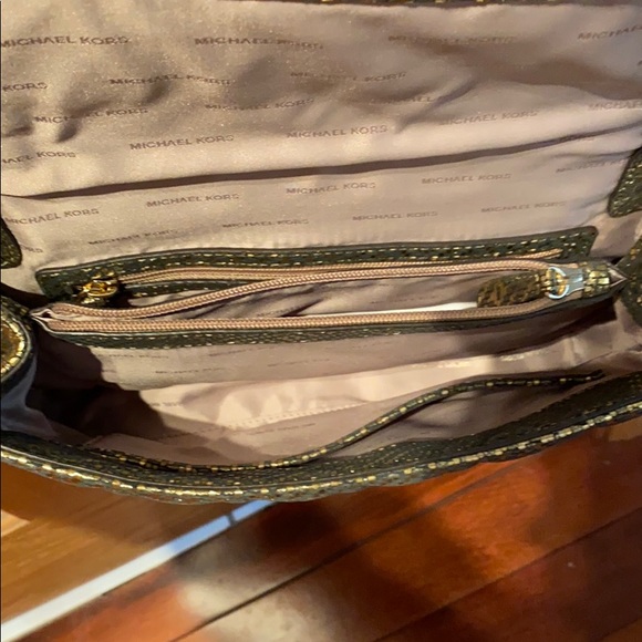 Michael Kors gold shoulder bag - Picture 8 of 12